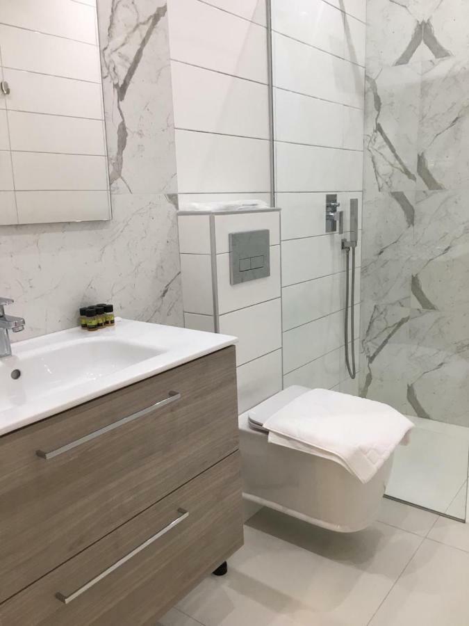 Onira Luxury Rooms Sarande Exterior photo